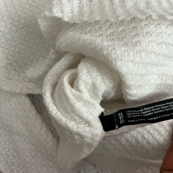 ❤️2/$30❤️[S]Urban Outfitters Out From Under Oversized Waffle knit Cardigan - Picture 10 of 10